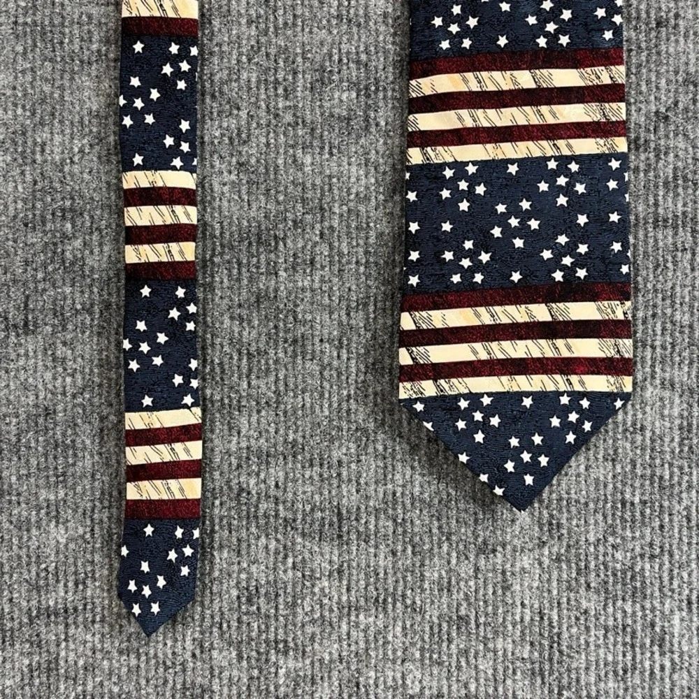 Tango by Max Raab Americana Series Starry Flowers of Liberty Cotton Tie USA